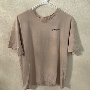 Patagonia Men’s Cream T-Shirt, Size L, Used